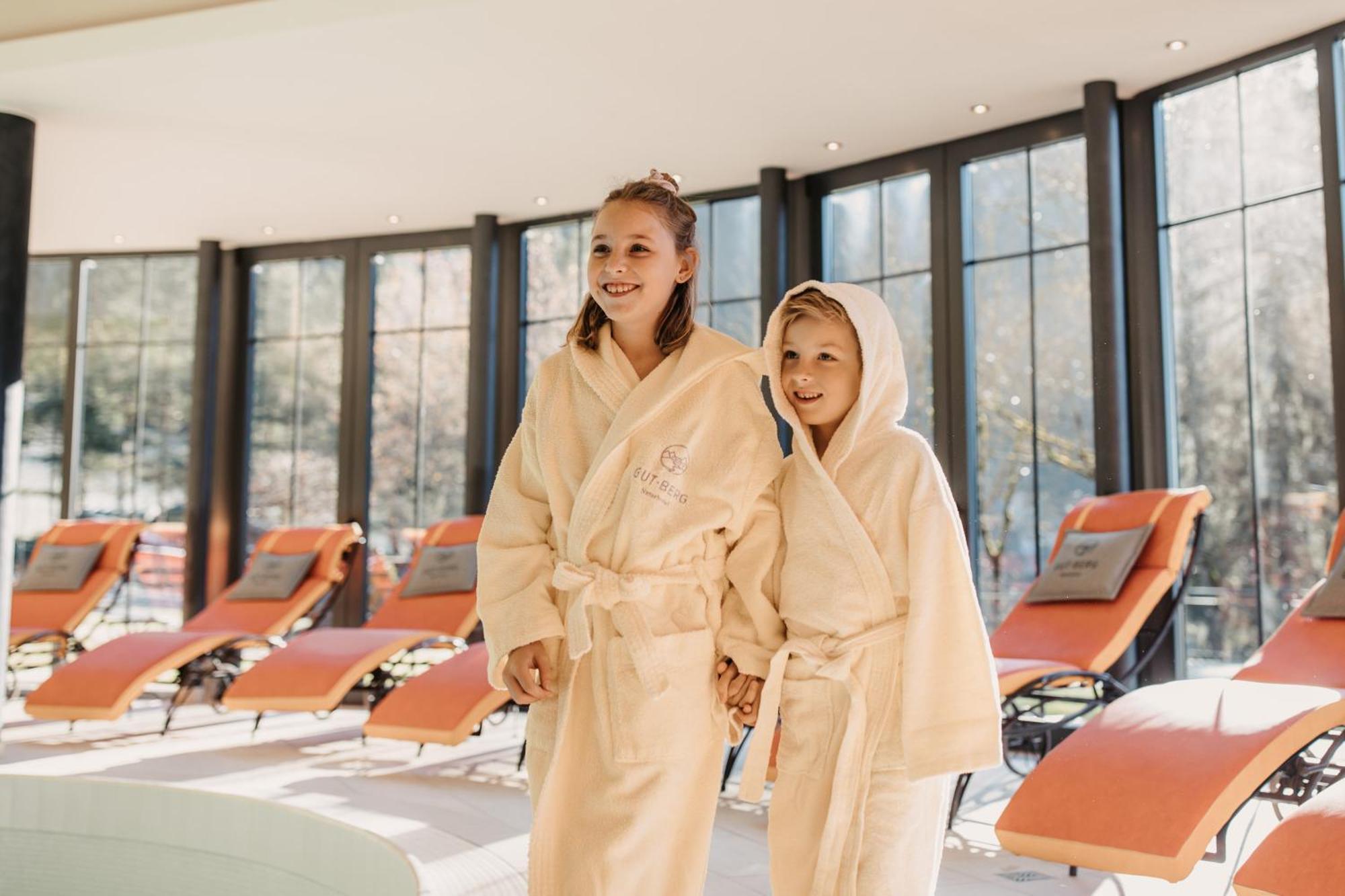 Gut Berg Naturhotel 상트조한임퐁가우 외부 사진