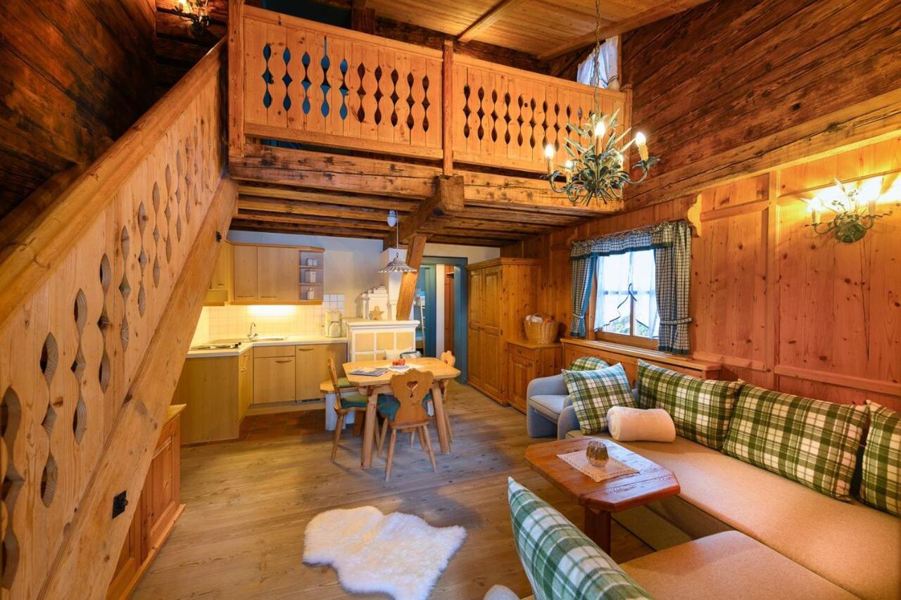 Gut Berg Naturhotel 상트조한임퐁가우 외부 사진