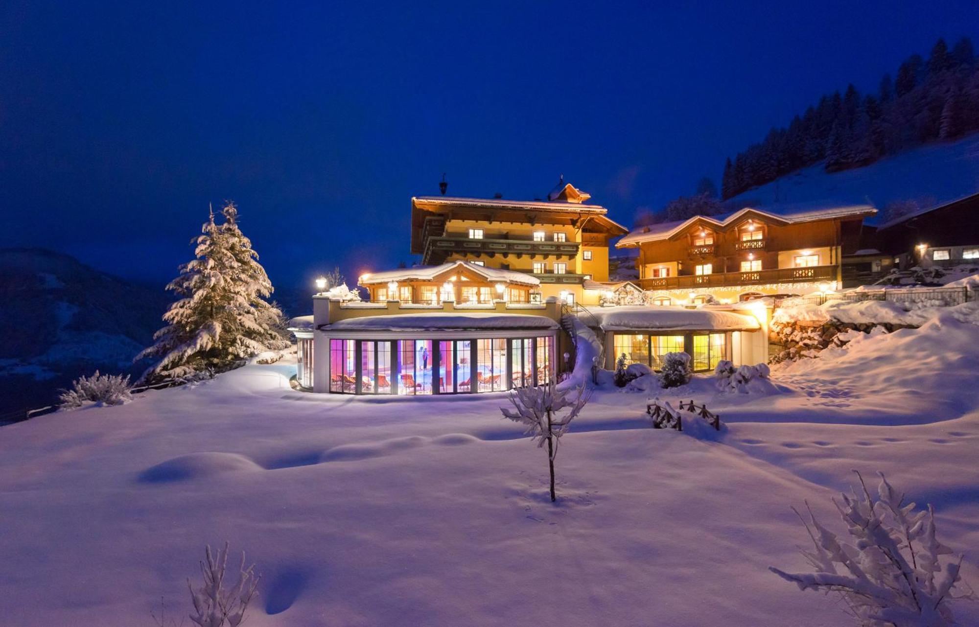 Gut Berg Naturhotel 상트조한임퐁가우 외부 사진