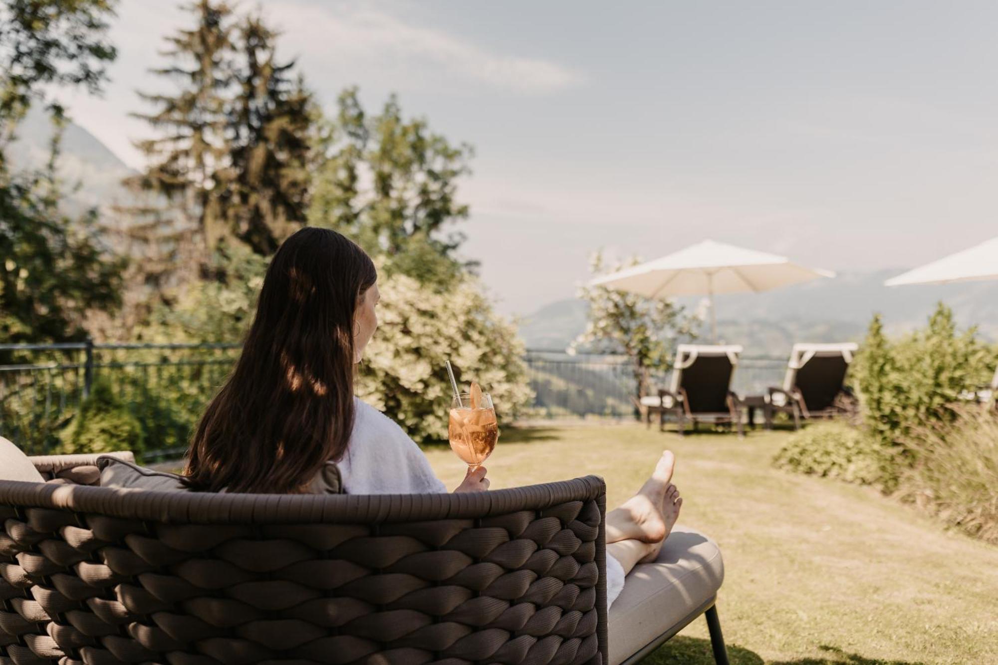 Gut Berg Naturhotel 상트조한임퐁가우 외부 사진